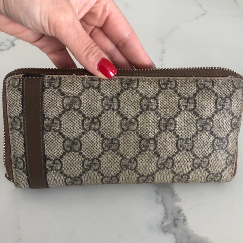 Authentic Gucci Wallet - Picture 6 of 7